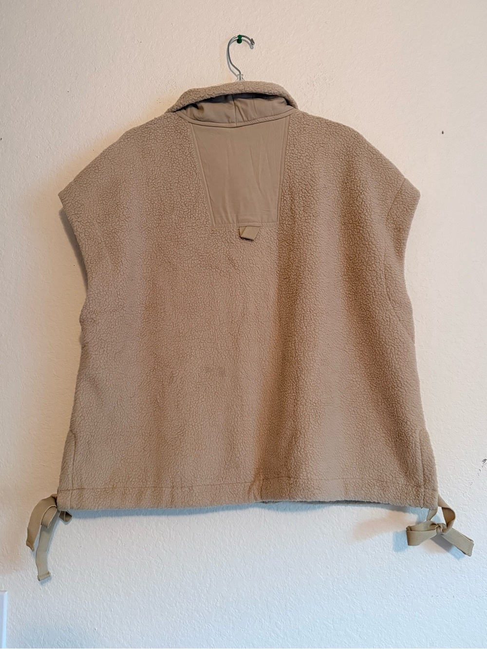 Cozy Taupe Sherpa Vest with Front Pockets - Picture 5 of 7